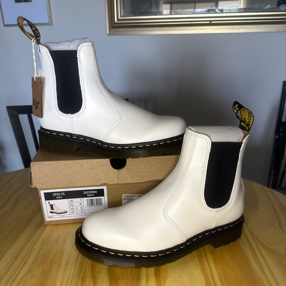 Doc Martens White Softy T Chelsea Boots 2976  Size L9/M8 NIB NEW